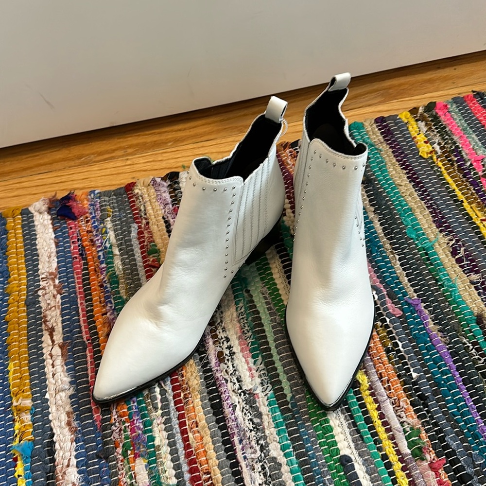 NWOT MARC FISHER bootie